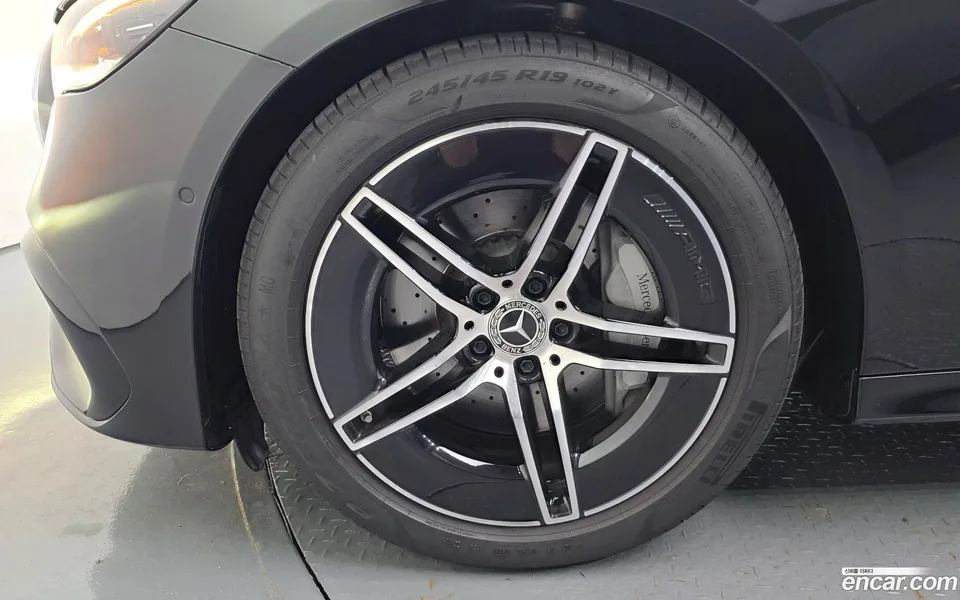 Mercedes-Benz E-Class E300 4MATIC AMG Line 2025 — миниатюра 2