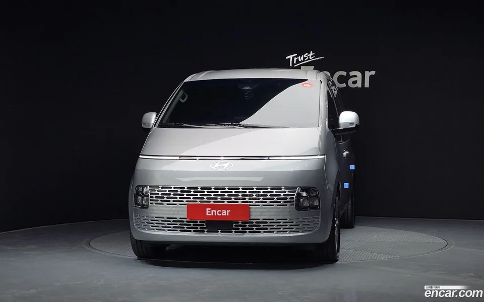 Hyundai Staria 11 2024 — миниатюра 3