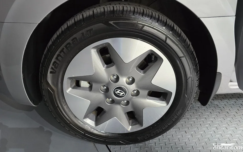 Hyundai Staria 11 2024 — миниатюра 5