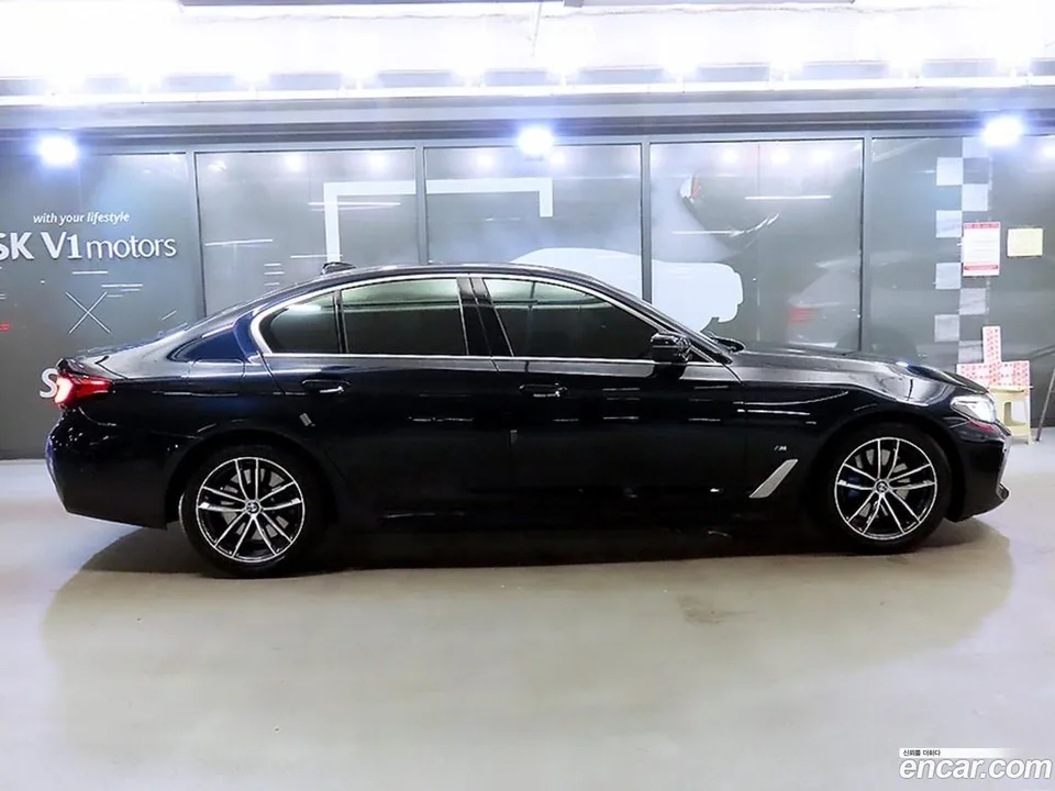 BMW 5 Series 523d M 2023 — thumbnail 3