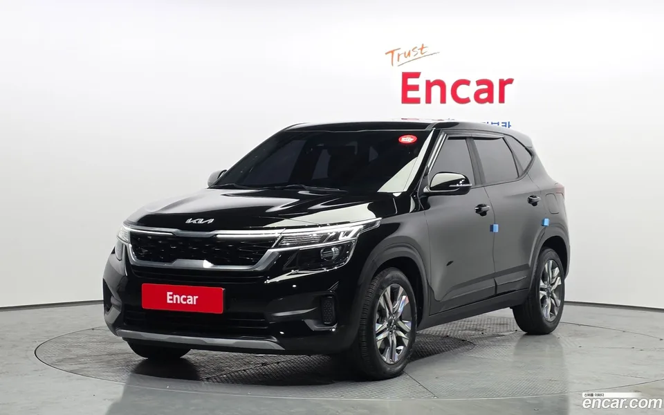 Kia Seltos 1.6 2WD 2022 — photo 1, buy with delivery to Moscow