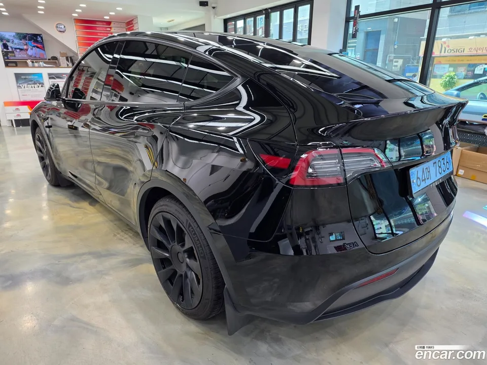 Tesla Model Y RWD 2023 — миниатюра 5