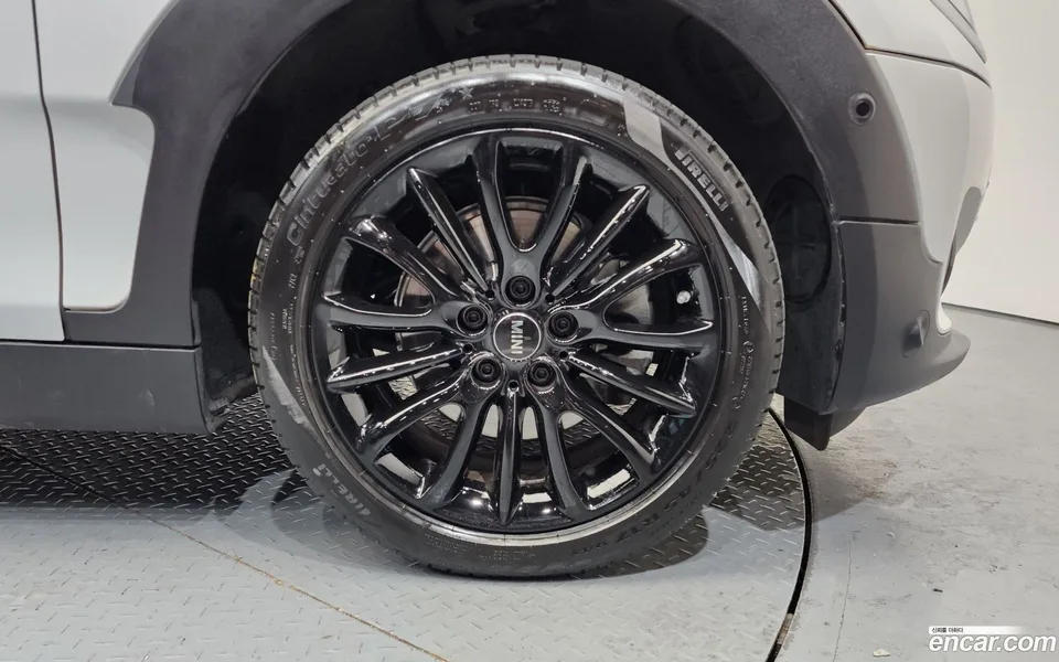 MINI Cooper Clubman 2024 — миниатюра 5