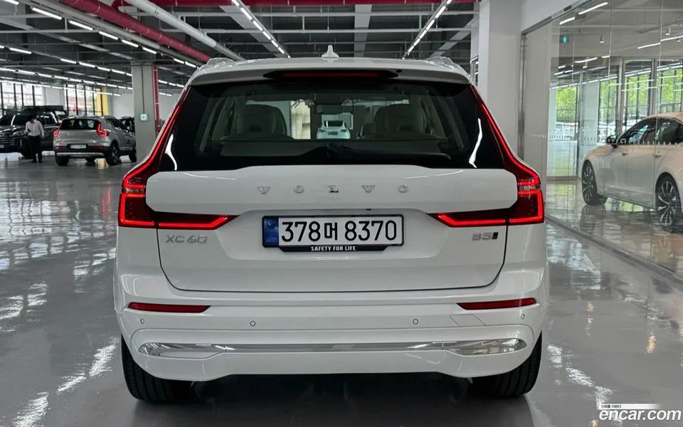 Volvo XC60 B5 2025 — миниатюра 4