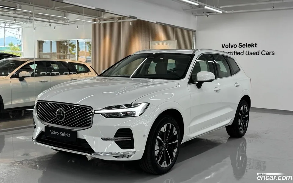 Volvo XC60 2025
