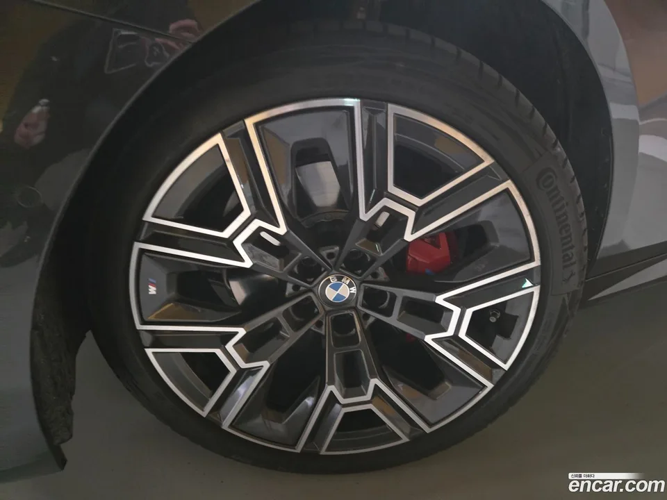 BMW 5 Series 530i xDrive M 2025 — миниатюра 5