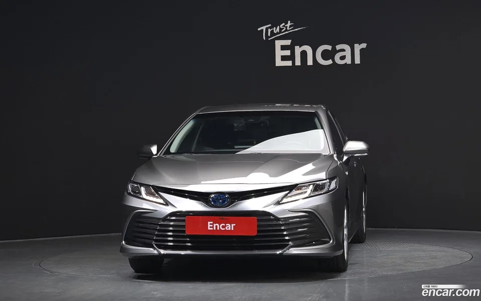 Toyota Camry 2.5 LE 2024 — миниатюра 3