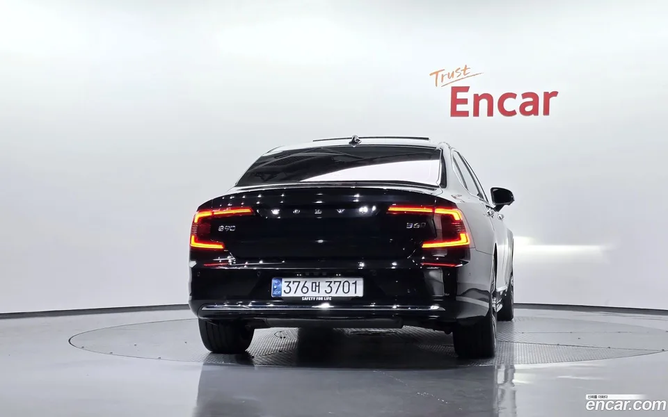 Volvo S90 B6 AWD 2022 — миниатюра 4