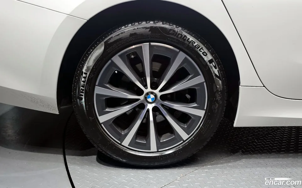 BMW 3 Series 320i 2024 — миниатюра 2