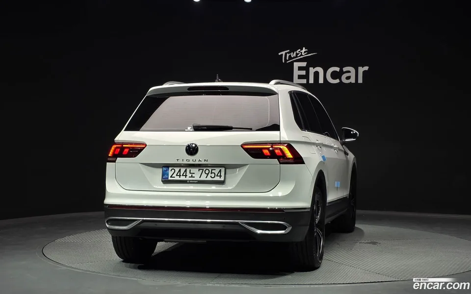 Volkswagen Tiguan 2.0 TDI 2023 — миниатюра 4