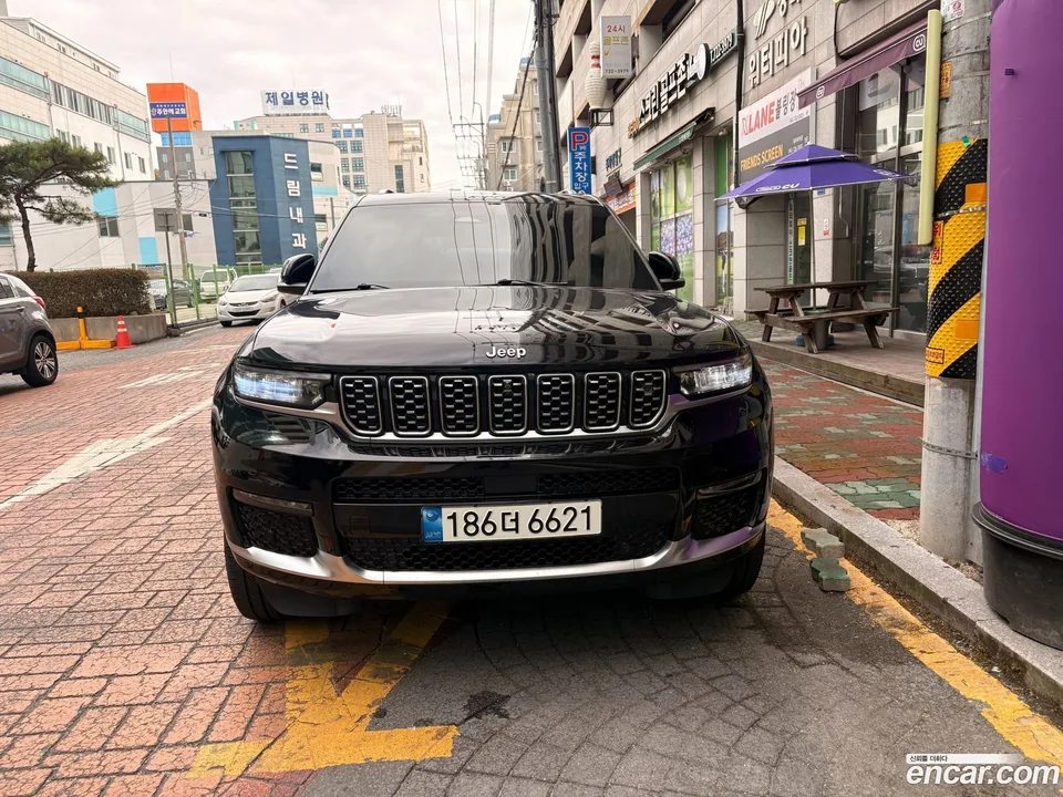 Jeep Grand Cherokee L 3.6 2022 — фото 1, купить с доставкой в Москву