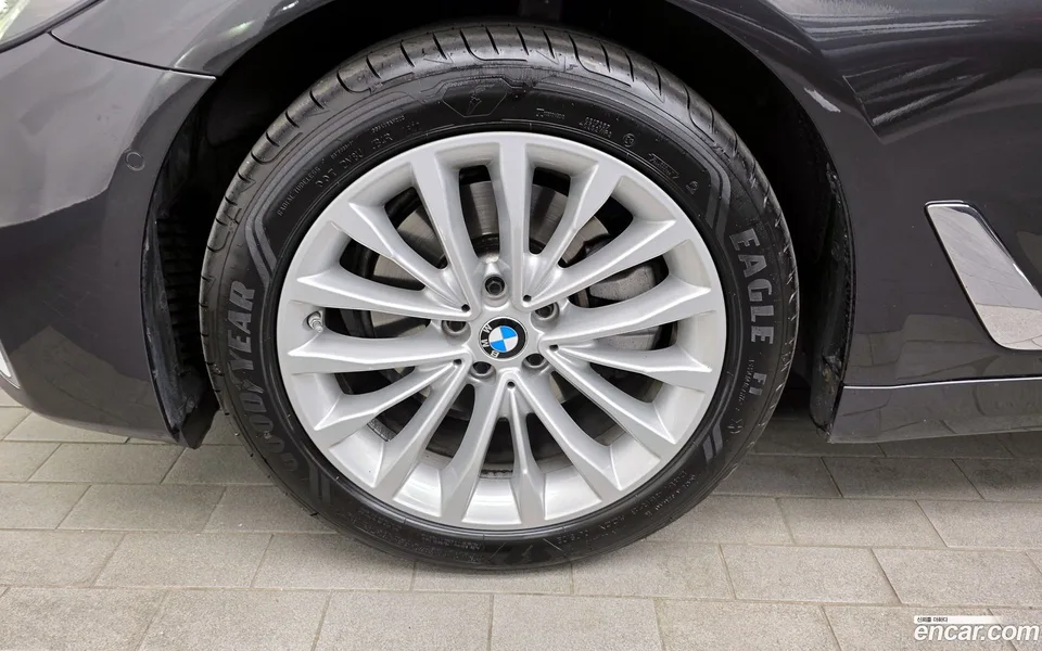 BMW 5 Series 523d xDrive 2023 — миниатюра 5
