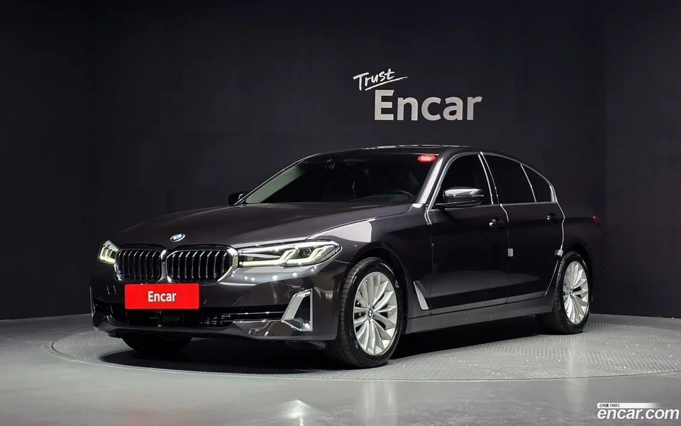 BMW 5 Series 523d xDrive 2023 — фото 1, купить с доставкой в Москву