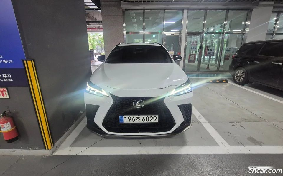 Lexus NX 450h+ F-Sport 2022 — миниатюра 3