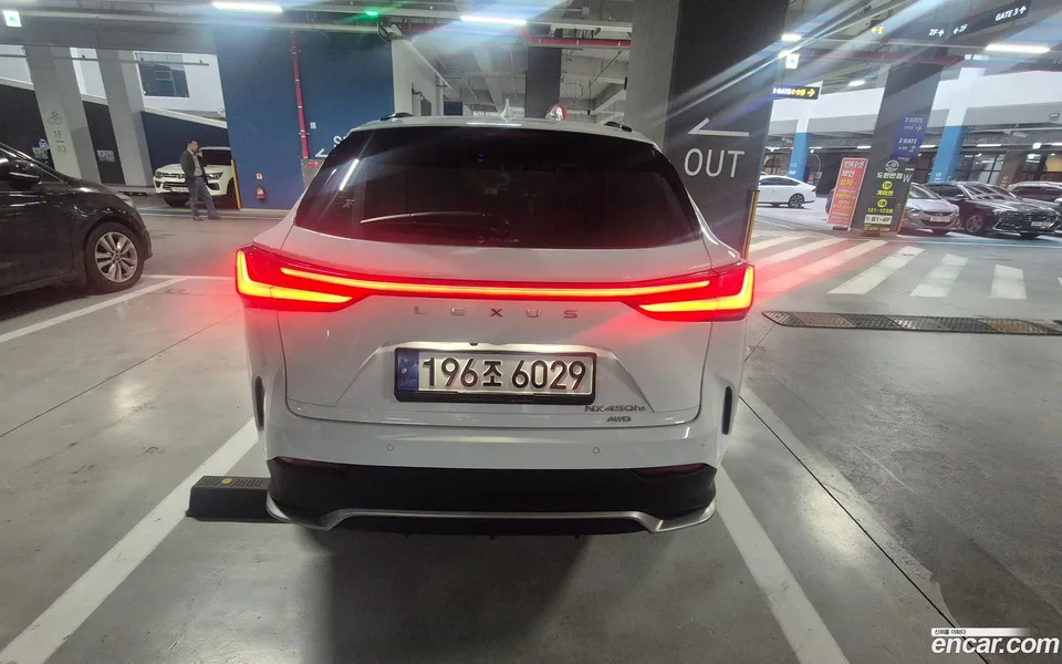 Lexus NX 450h+ F-Sport 2022 — миниатюра 4