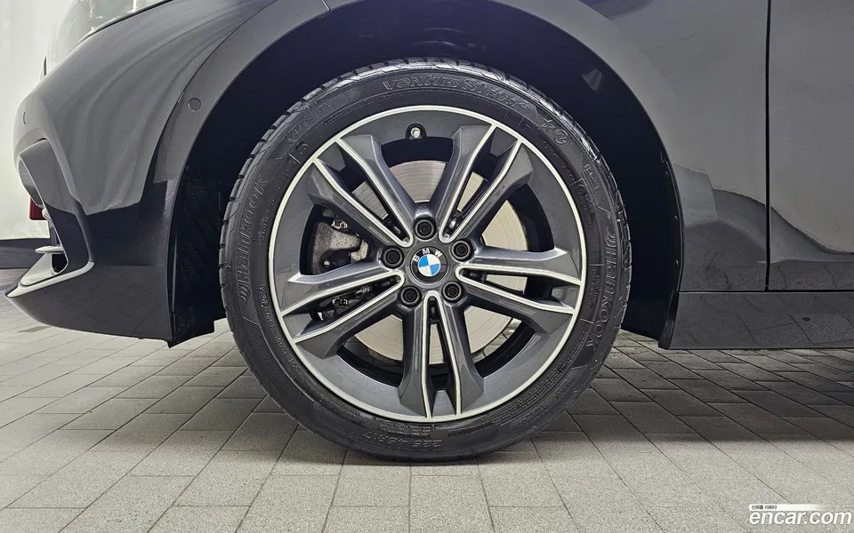 BMW 1 Series 120i 2023 — миниатюра 5