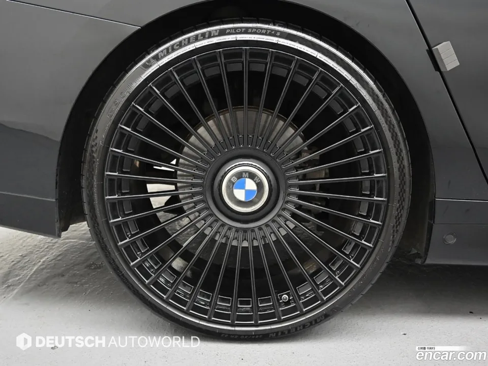 BMW 7 Series 740d xDrive M 2024 — thumbnail 2