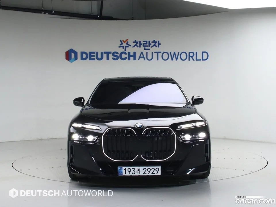 BMW 7 Series 740d xDrive M 2024 — thumbnail 3