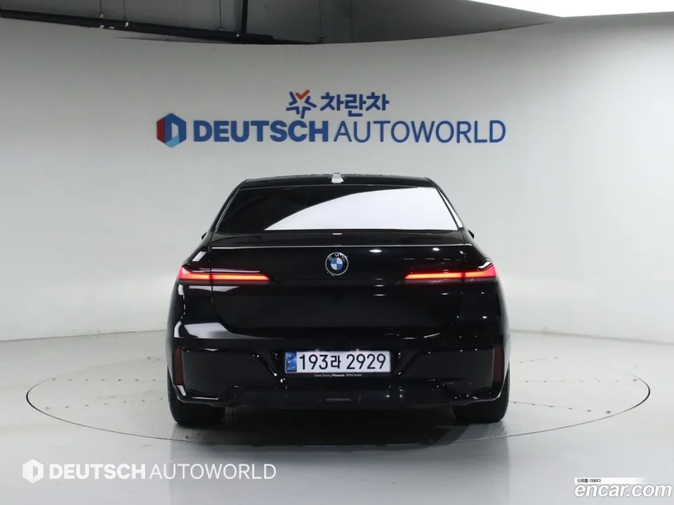 BMW 7 Series 740d xDrive M 2024 — thumbnail 4