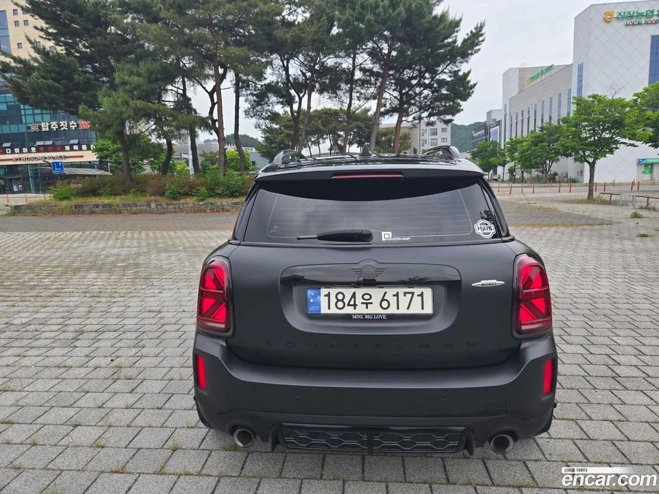 MINI Cooper S Countryman JCW 2023 — миниатюра 4