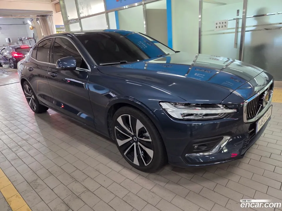 Volvo S60 B5 2023 — миниатюра 3