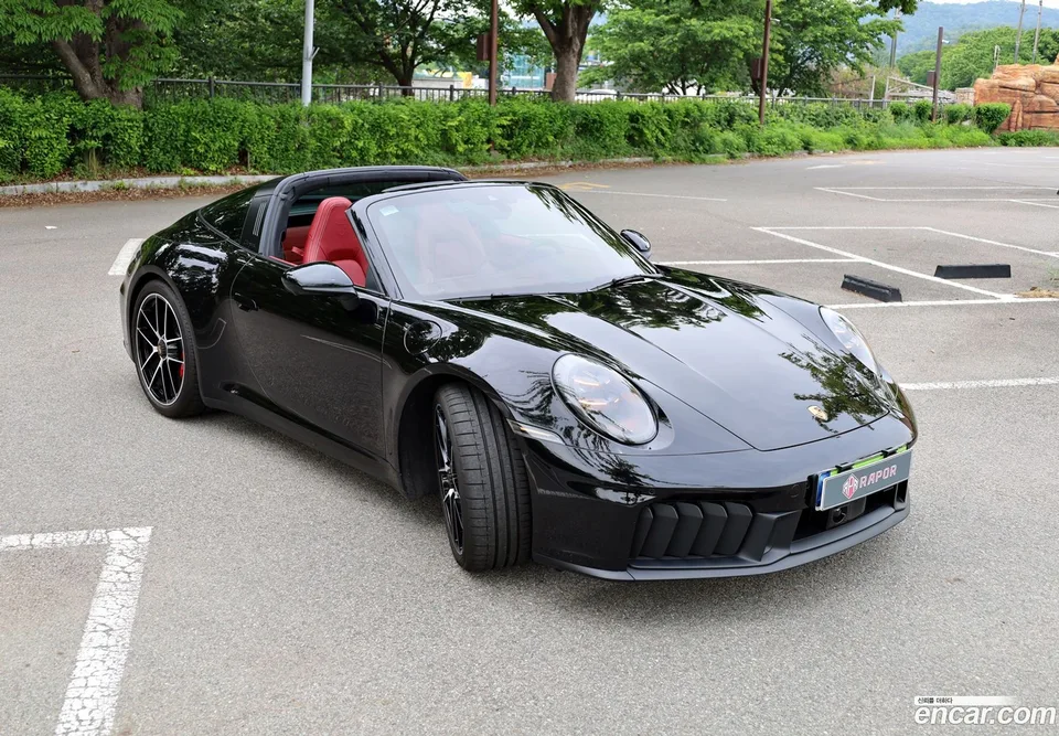 Porsche 911 (992) 4 GTS 2025 — миниатюра 5