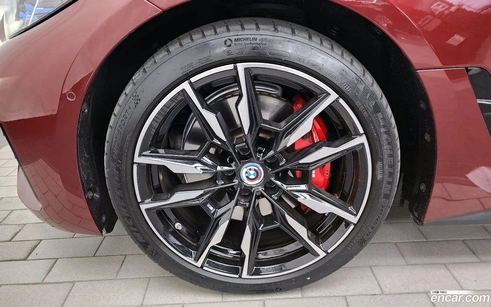 BMW i4 M50 2023 — миниатюра 5