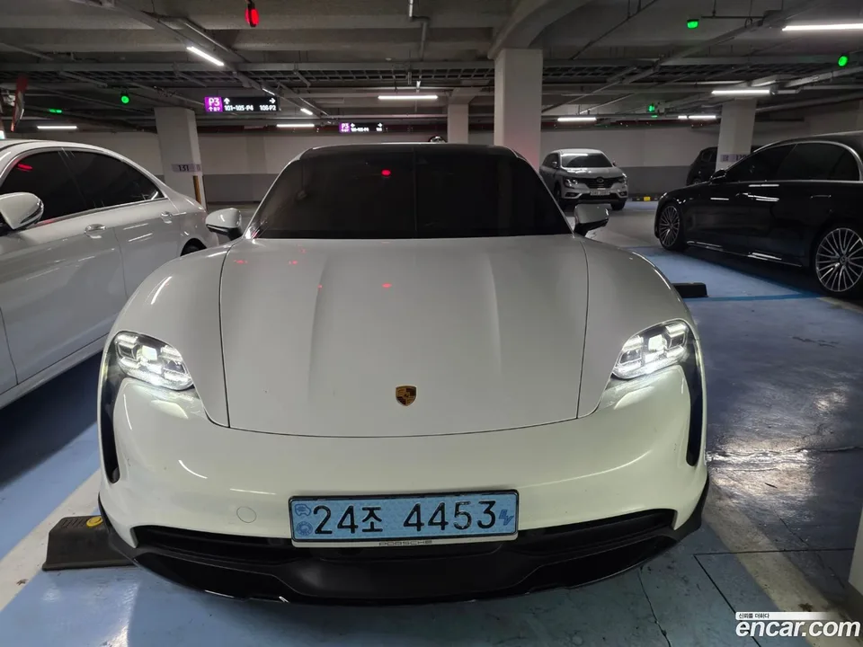 Porsche Taycan 2022