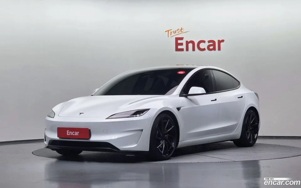 Tesla Model 3 2025