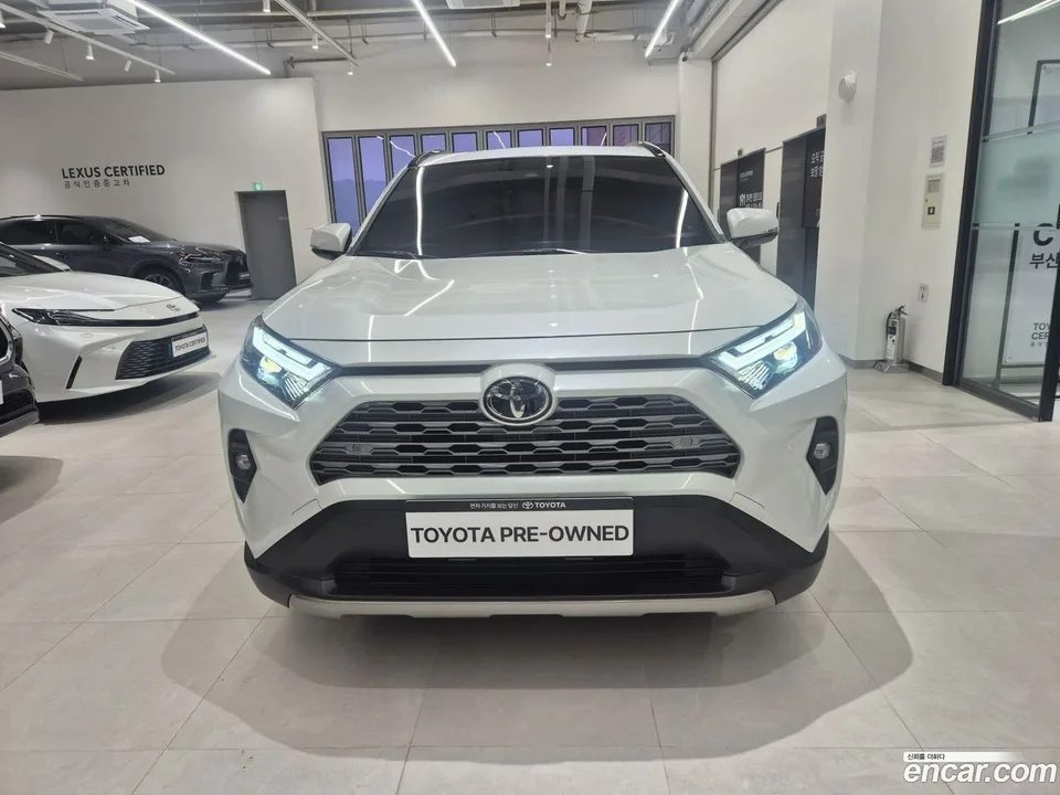 Toyota RAV4 2.5 4WD LTD 2025 — миниатюра 3