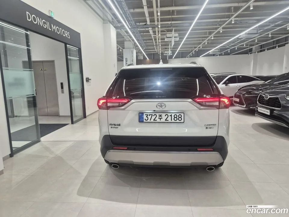 Toyota RAV4 2.5 4WD LTD 2025 — миниатюра 4