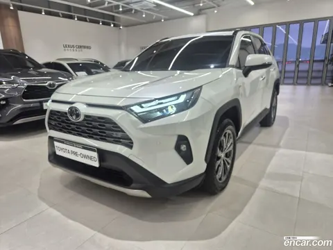 Toyota RAV4 2025 buy in Moscow