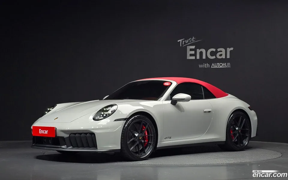 Porsche 911 (992) 2025
