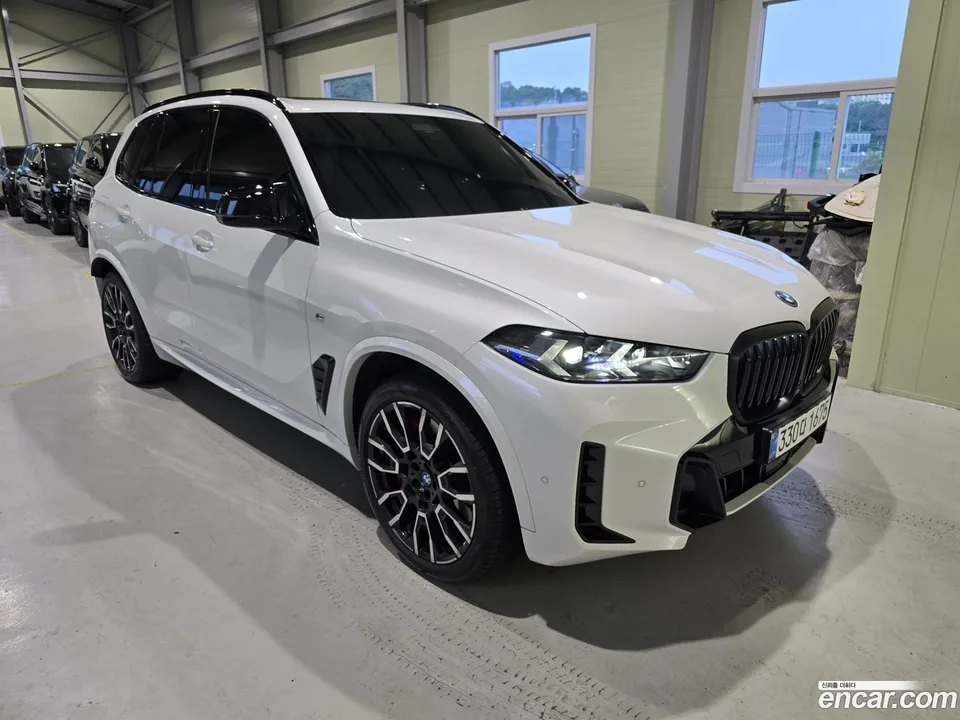 BMW X5 xDrive 50e M 2025 — миниатюра 3
