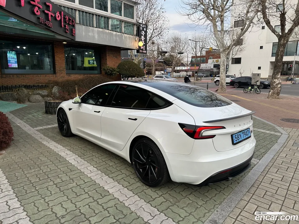 Tesla Model 3 AWD 2024 — миниатюра 3