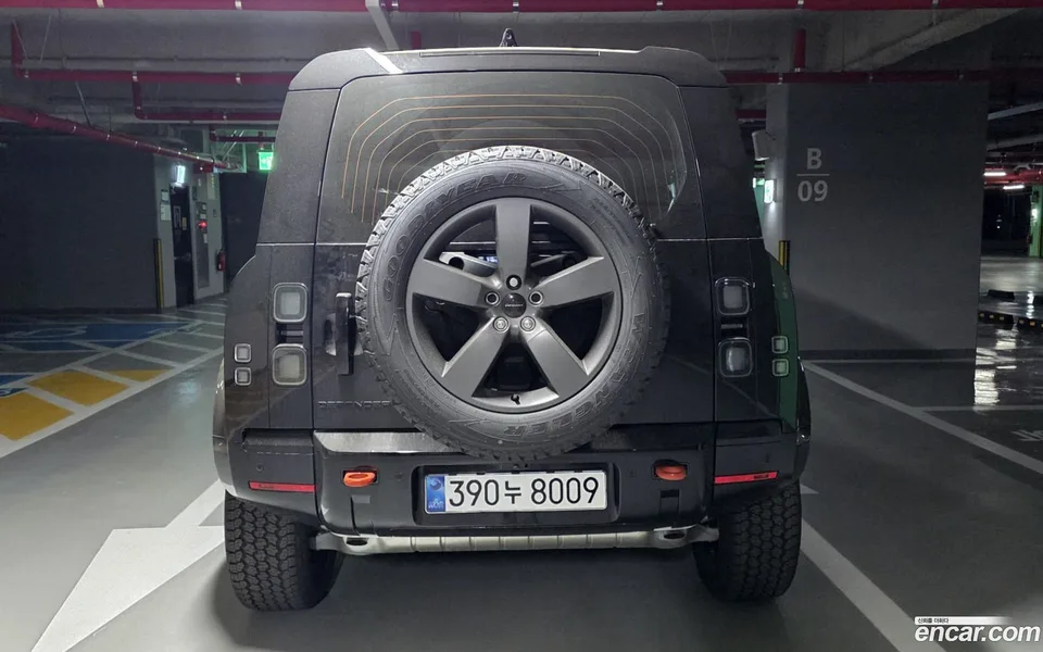 Land Rover Defender 110 P400 X 2026 — миниатюра 4