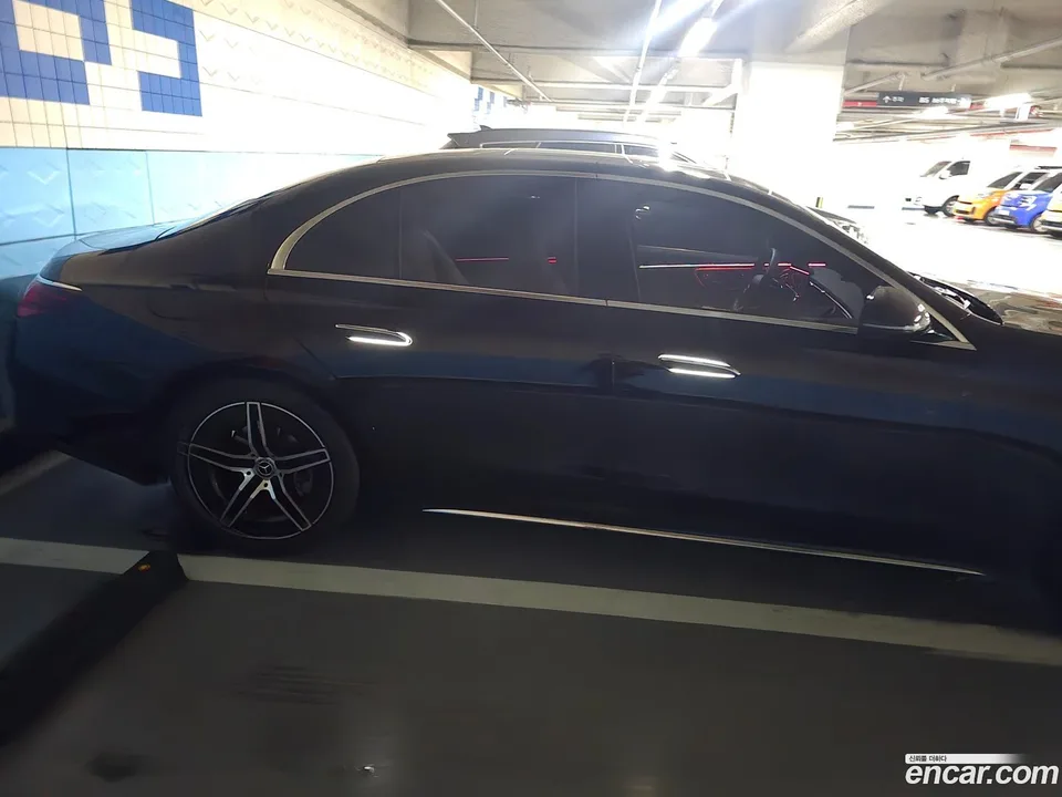 Mercedes-Benz E-Class E300 4MATIC AMG Line 2025 — миниатюра 4