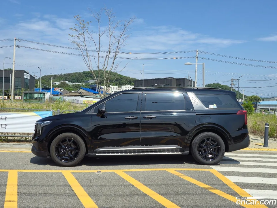 Kia Carnival HEV 9 2025 — thumbnail 4