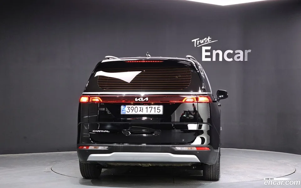 Kia Carnival 9 2022 — thumbnail 4