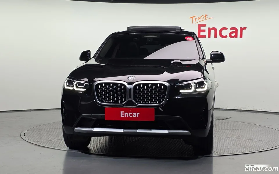 BMW X4 xDrive20i xLine 2023 — миниатюра 3