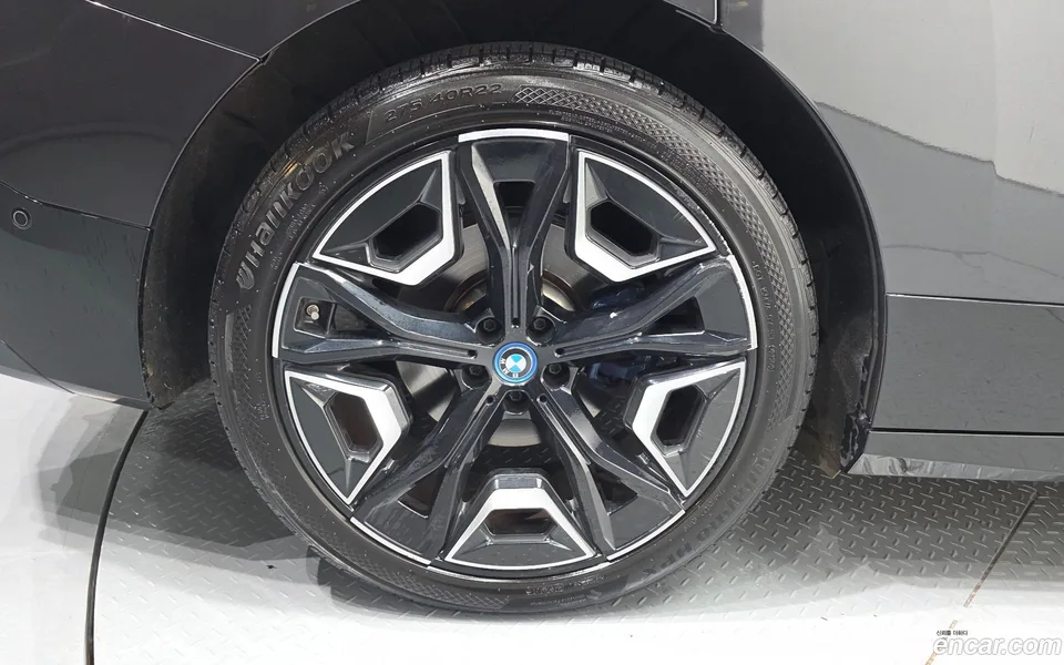 BMW iX xDrive50 2022 — миниатюра 2