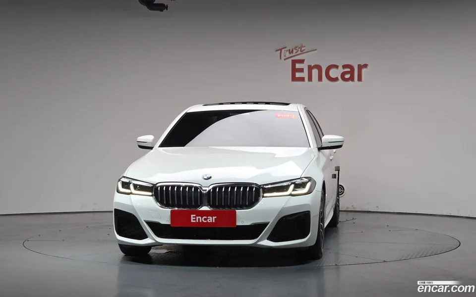 BMW 5 Series 520i M 2023 — миниатюра 3