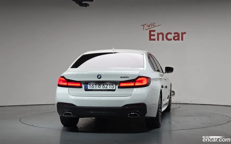 BMW 5 Series 520i M 2023 — миниатюра 4