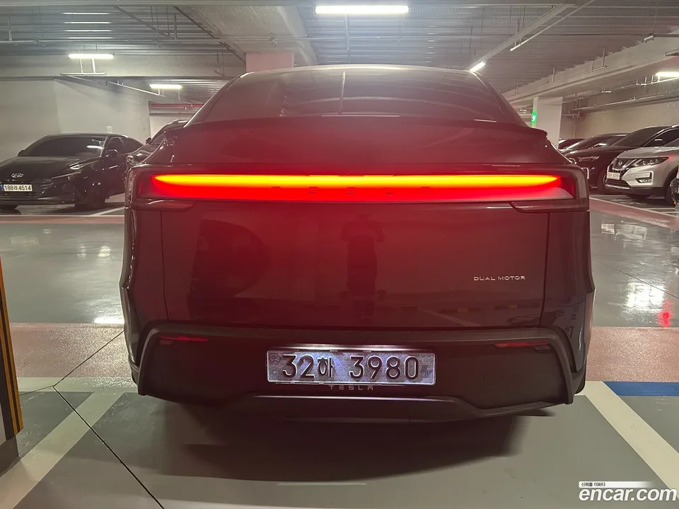 Tesla Model Y AWD 2025 — миниатюра 5