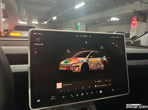 Tesla Model Y 2025