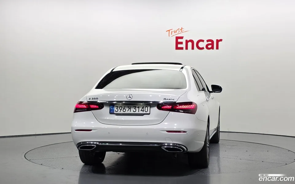 Mercedes-Benz E-Class E350 4MATIC 2022 — миниатюра 4
