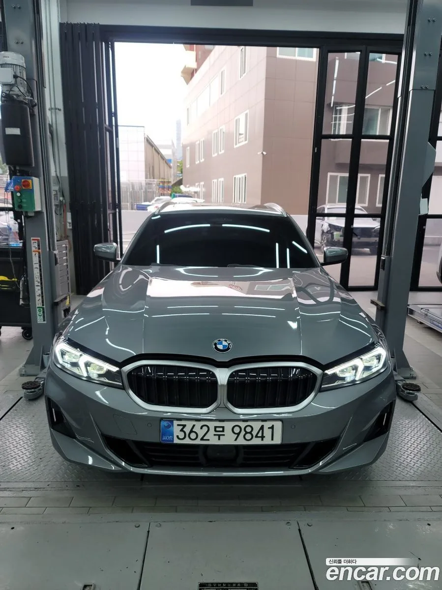 BMW 3 Series 320d 2025 — photo 1, buy with delivery to Moscow