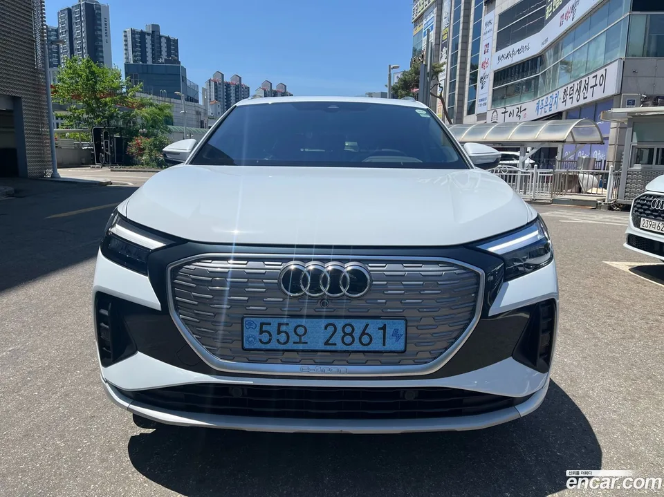 Audi Q4 e-tron 40 2023 — миниатюра 3