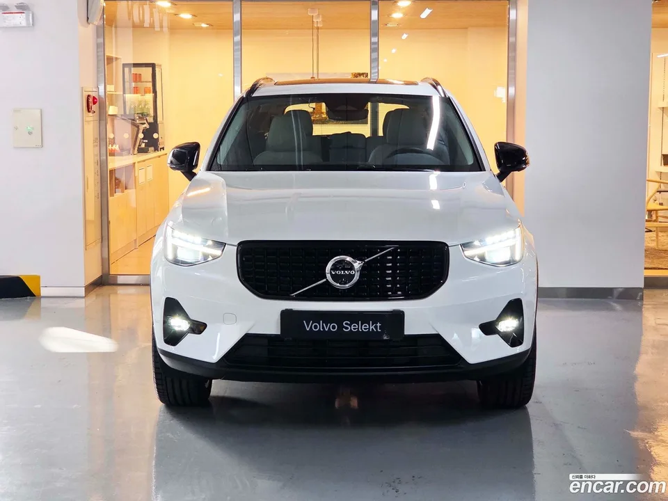 Volvo XC40 B4 2026 — миниатюра 3