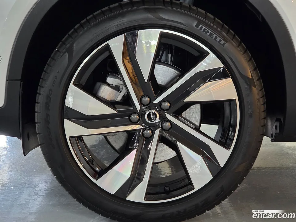 Volvo XC40 B4 2026 — миниатюра 5